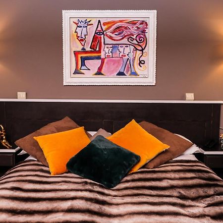 Art Hotel Grivola بيريوِل تْشيرفينيا المظهر الخارجي الصورة